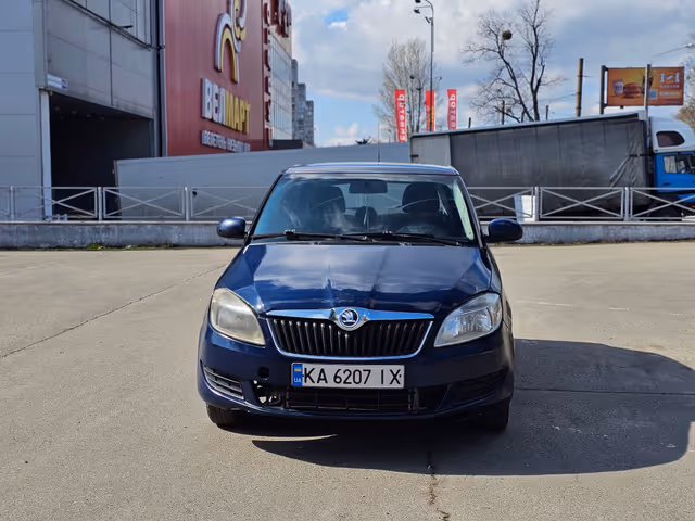 Skoda Fabia - фото 3