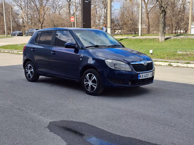 Skoda Fabia - фото 2