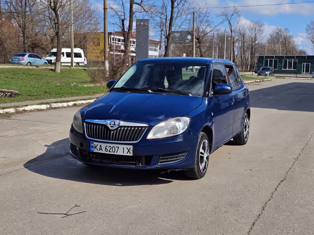 Skoda Fabia - фото 5