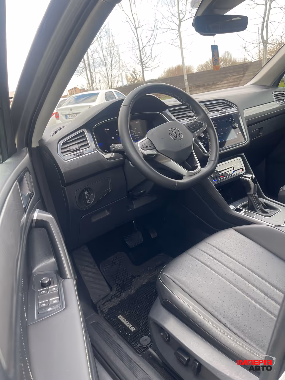 Volkswagen Tiguan - фото 11