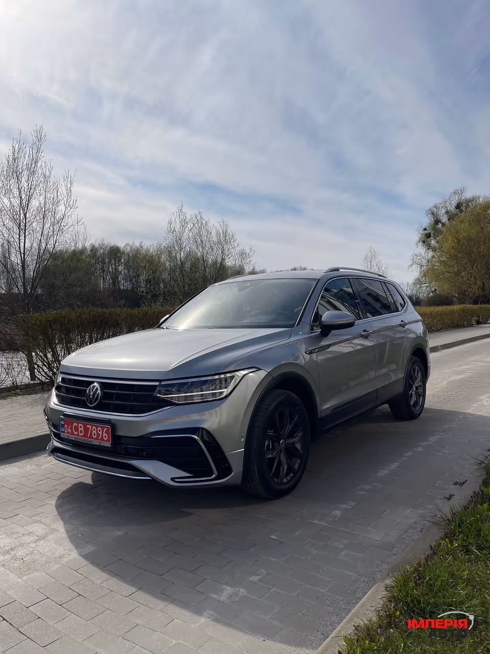 Volkswagen Tiguan - фото 6