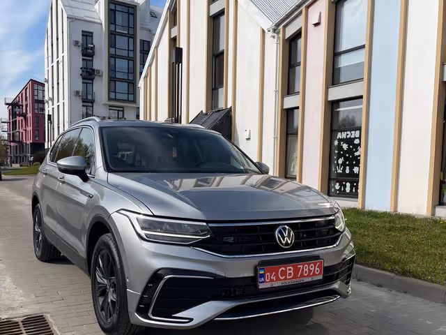 Volkswagen Tiguan - фото 2