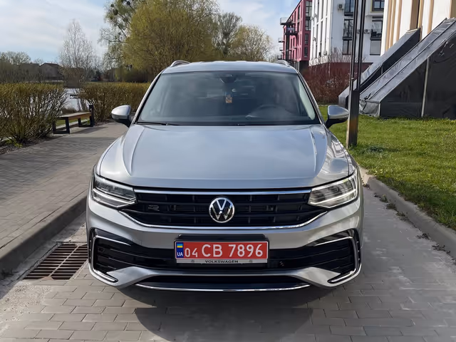 Volkswagen Tiguan - фото 5