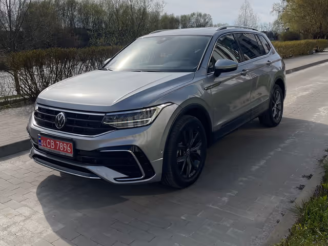 Volkswagen Tiguan - фото 4
