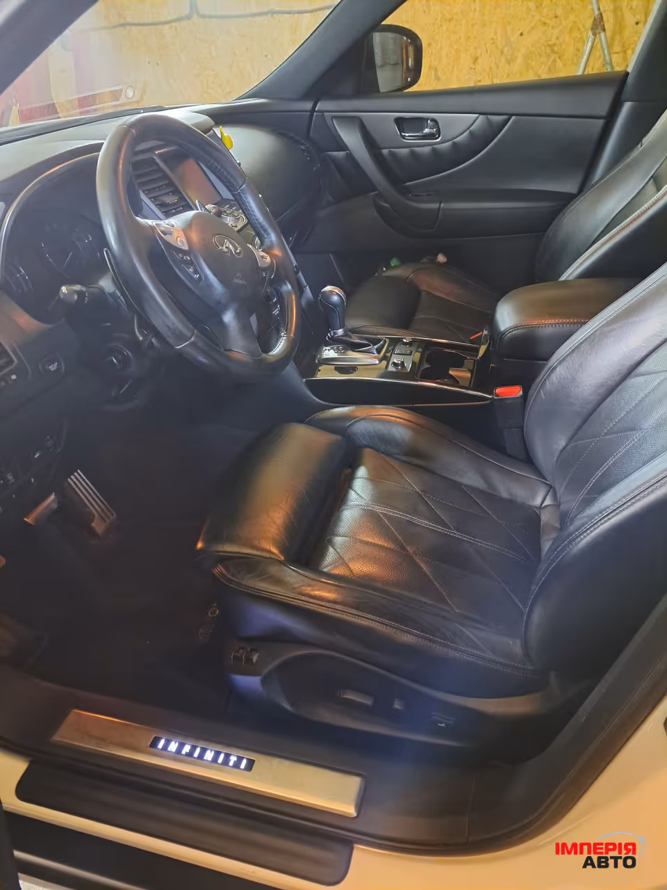Infiniti QX70 - фото 6