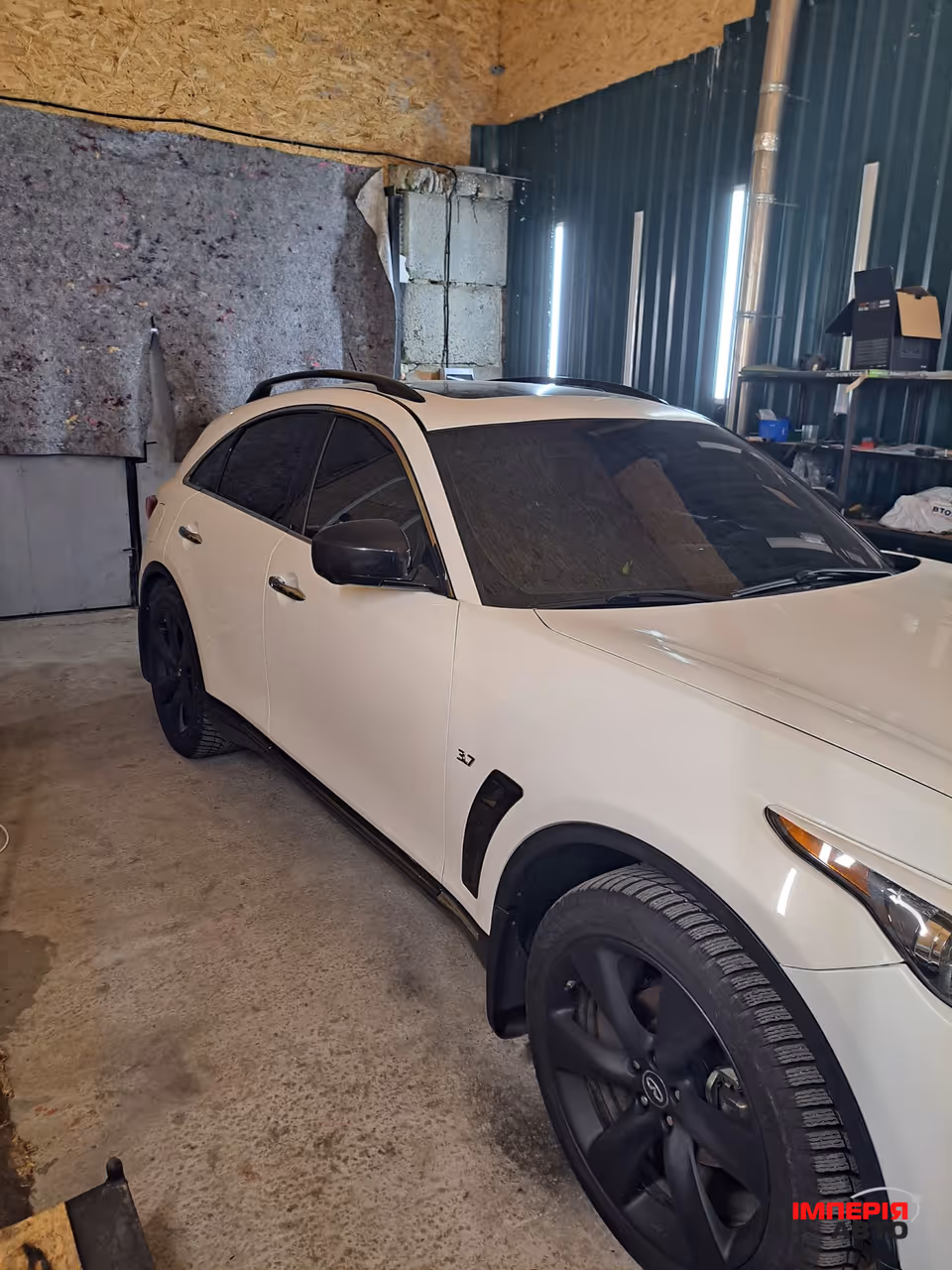 Infiniti QX70 - фото 3