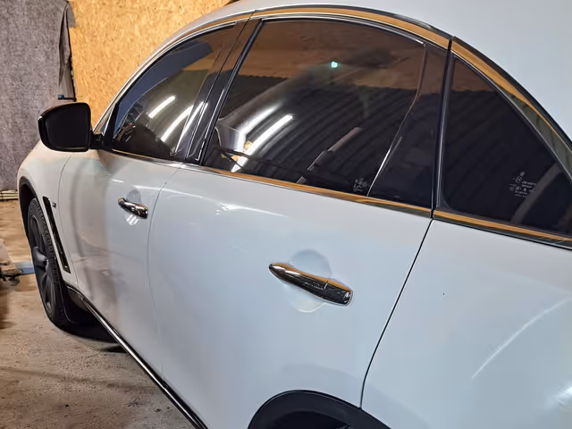 Infiniti QX70 - фото 5
