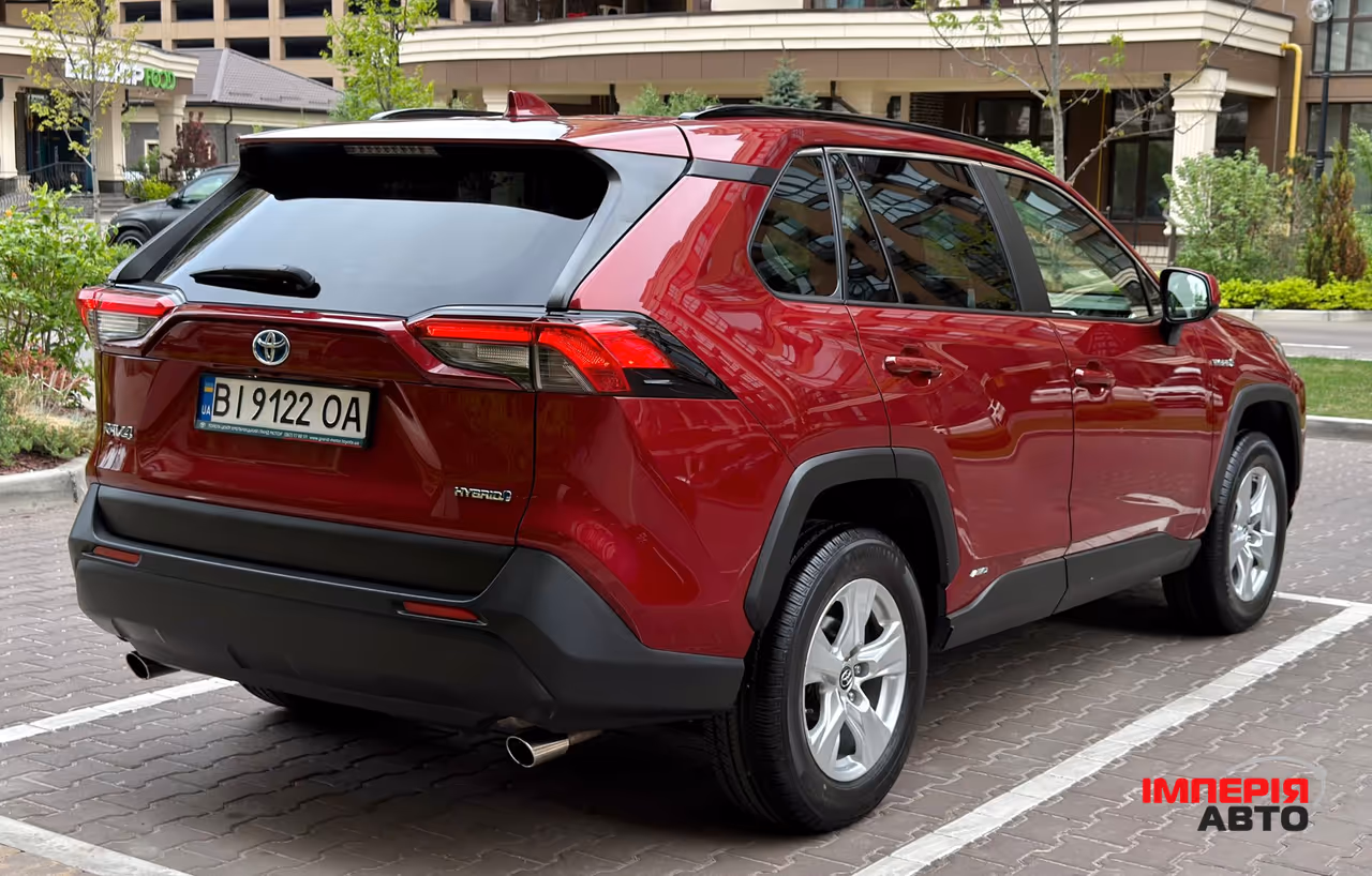 Toyota RAV4 - фото 3