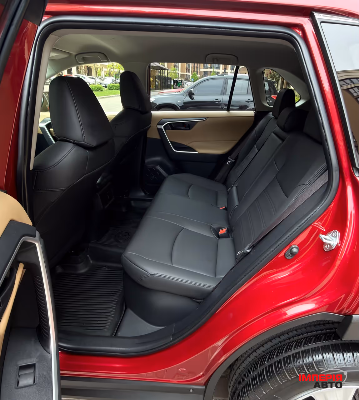Toyota RAV4 - фото 8