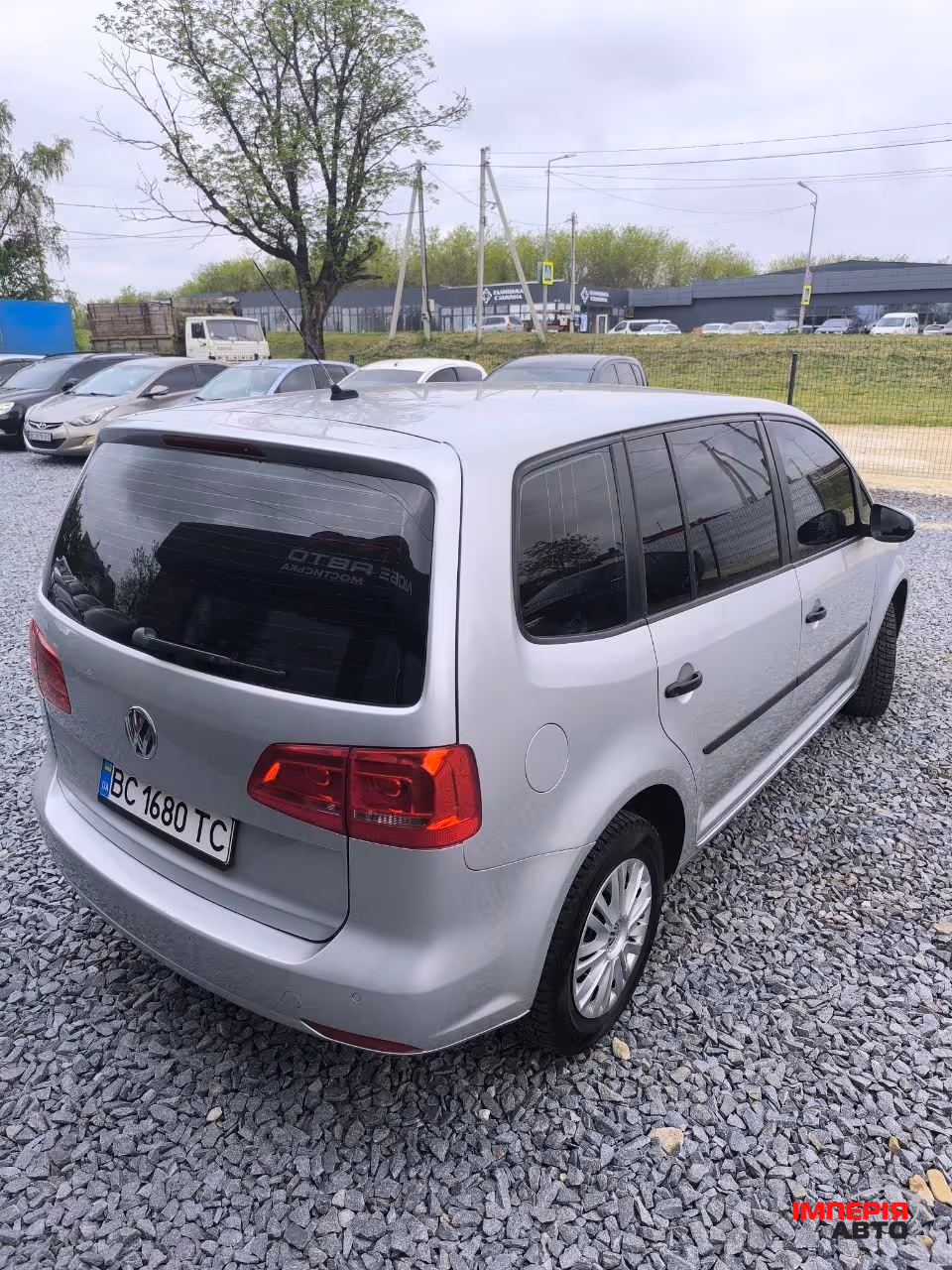 Volkswagen Touran - фото 8