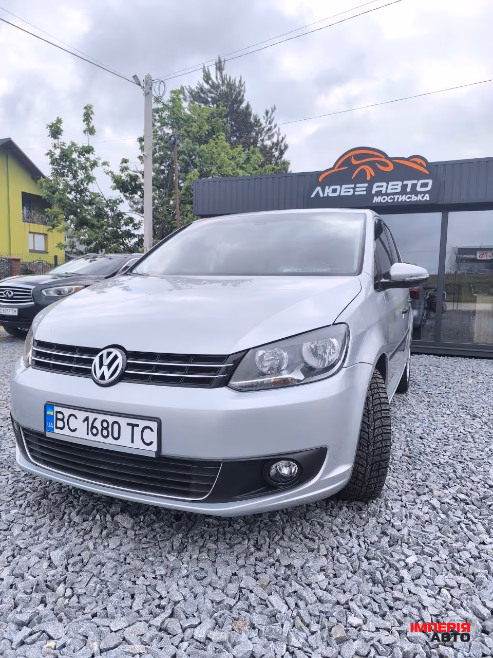Volkswagen Touran - фото 2