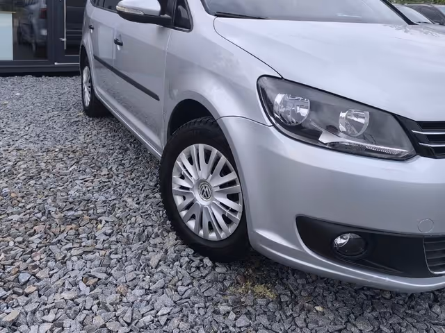 Volkswagen Touran - фото 4