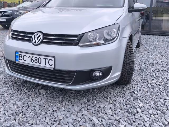 Volkswagen Touran - фото 2
