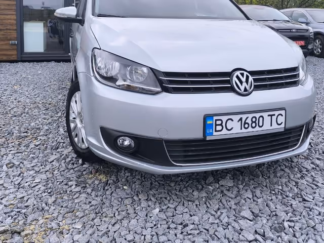 Volkswagen Touran - фото 3