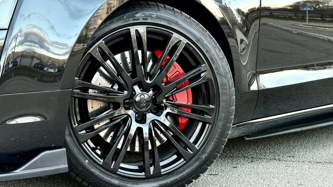 Audi A8 - фото 6