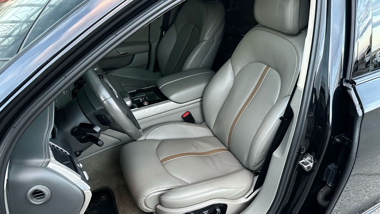 Audi A8 - фото 37