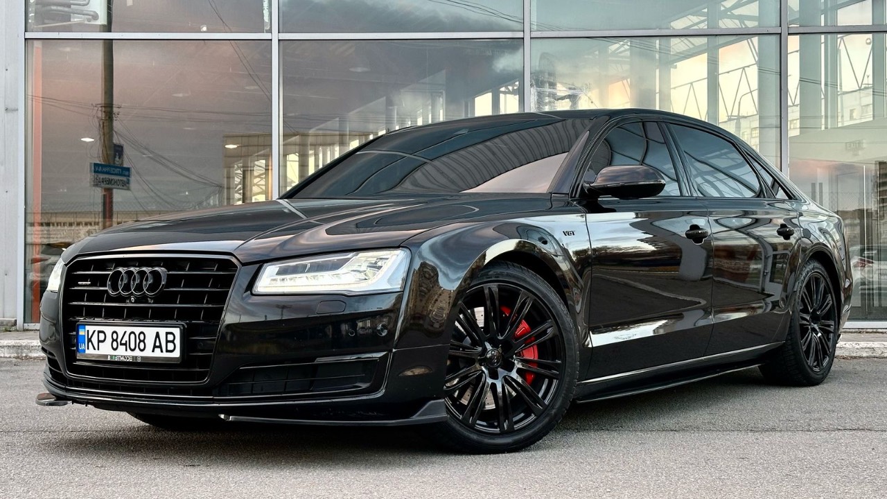 Audi A8 - фото 1