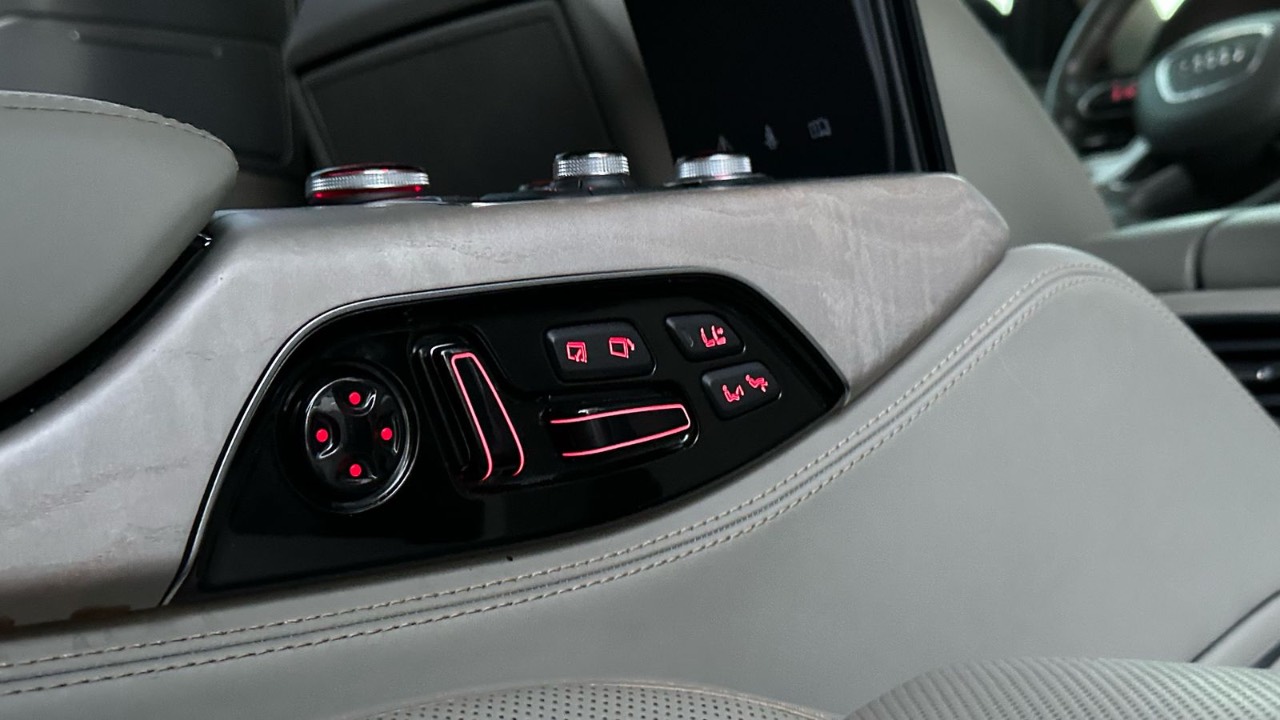 Audi A8 - фото 36