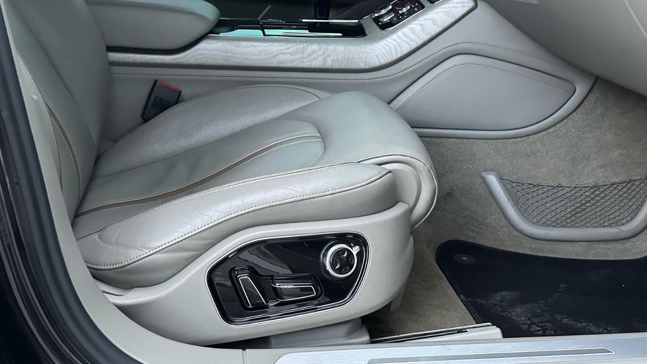 Audi A8 - фото 44