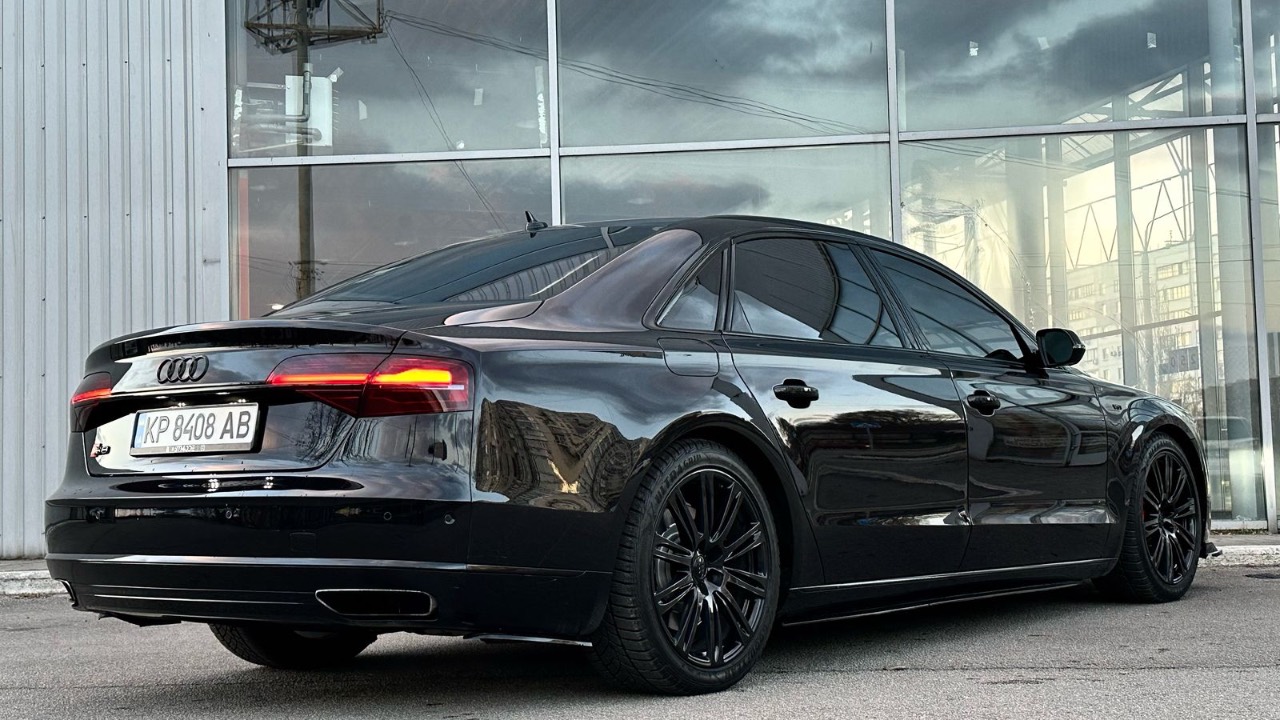 Audi A8 - фото 4