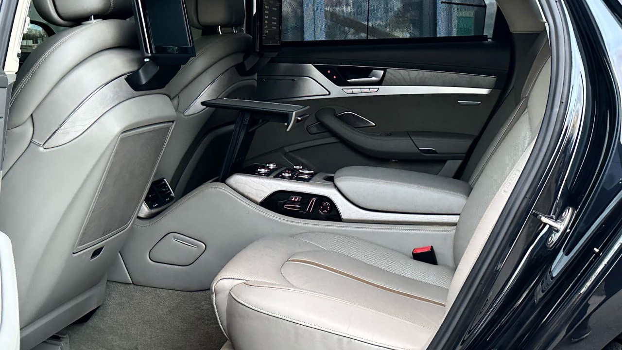 Audi A8 - фото 39