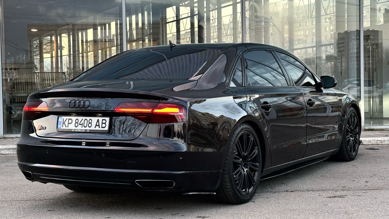 Audi A8 - фото 11
