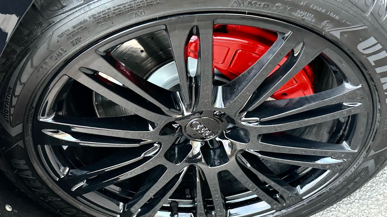 Audi A8 - фото 7