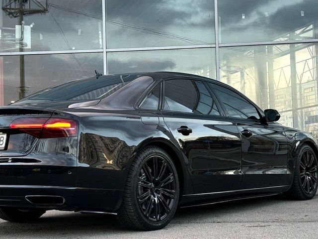 Audi A8 - фото 4