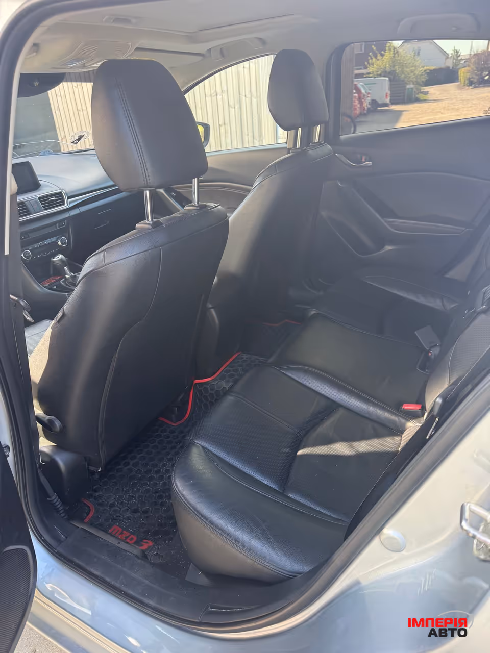 Mazda 3 - фото 5