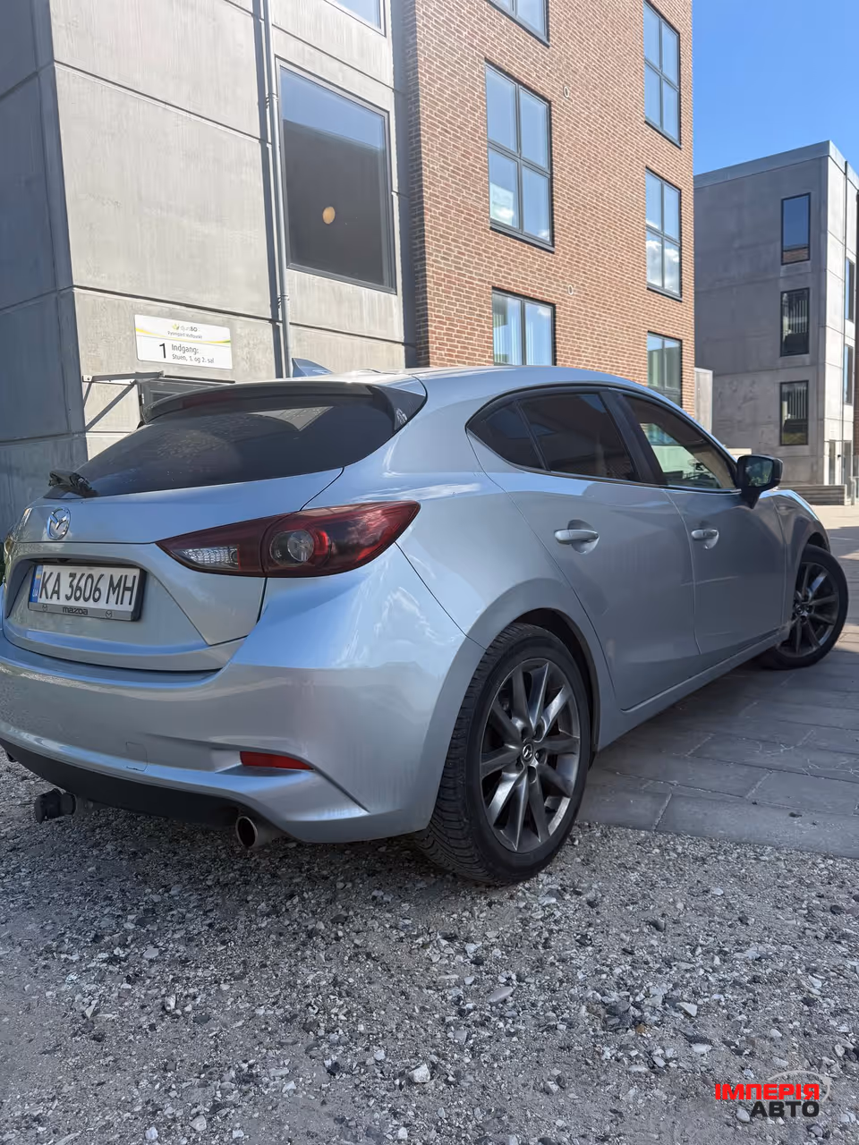 Mazda 3 - фото 11