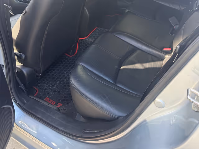 Mazda 3 - фото 5