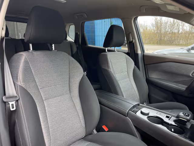 Nissan Rogue - фото 4