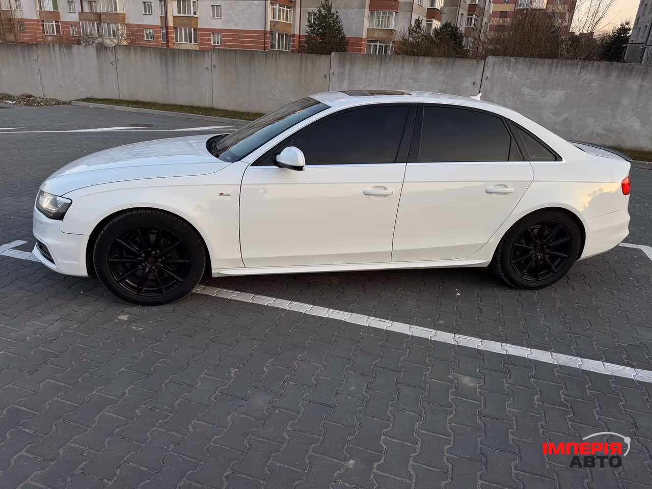 Audi A4 - фото 5