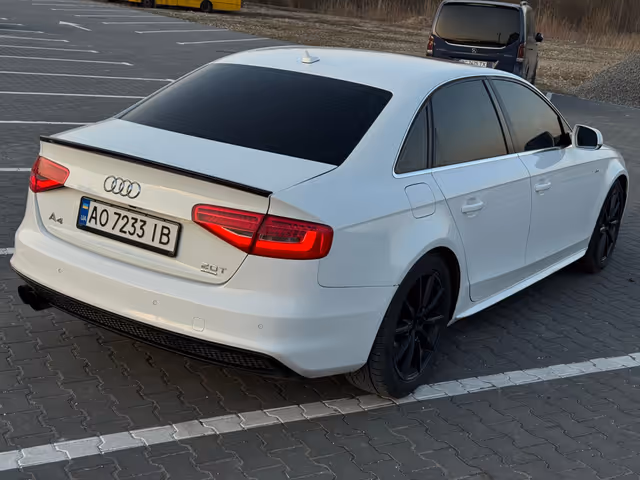 Audi A4 - фото 4