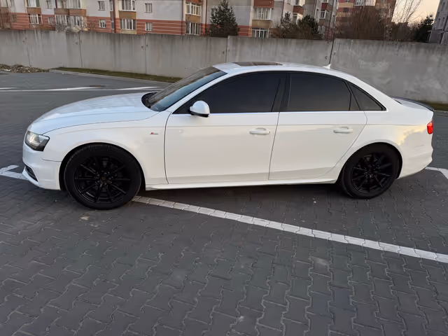 Audi A4 - фото 5