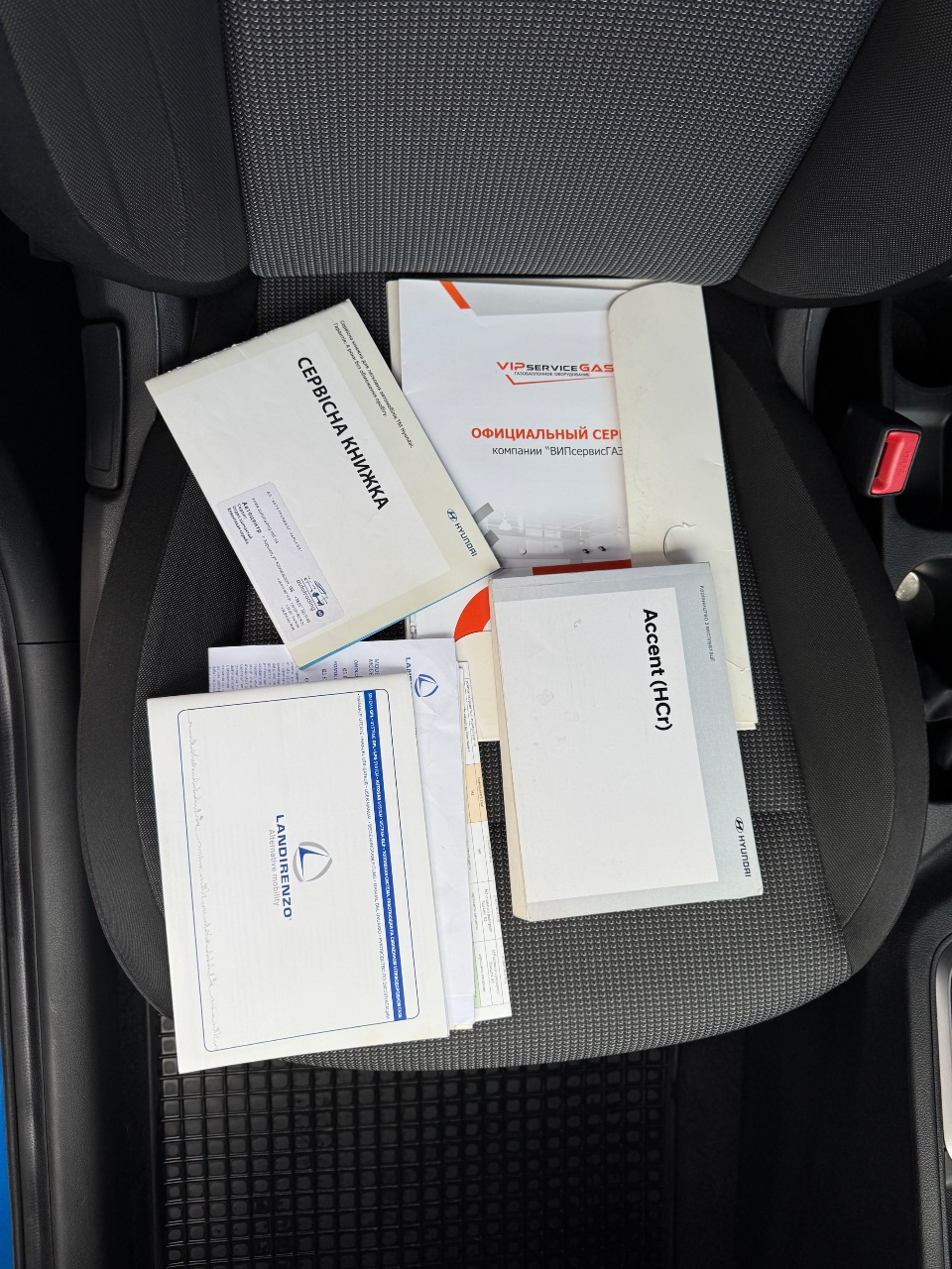 Hyundai Accent - фото 2