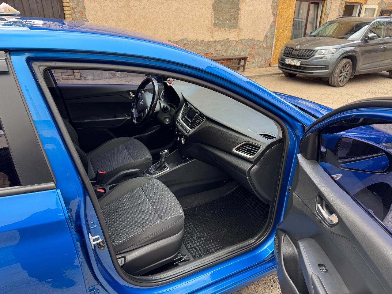 Hyundai Accent - фото 5