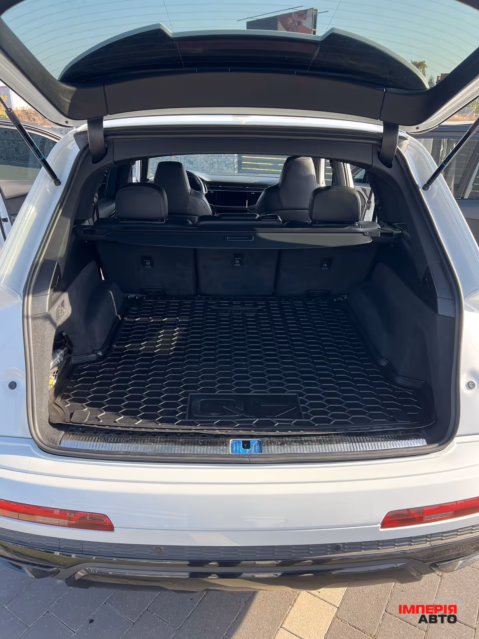 Audi Q7 - фото 20