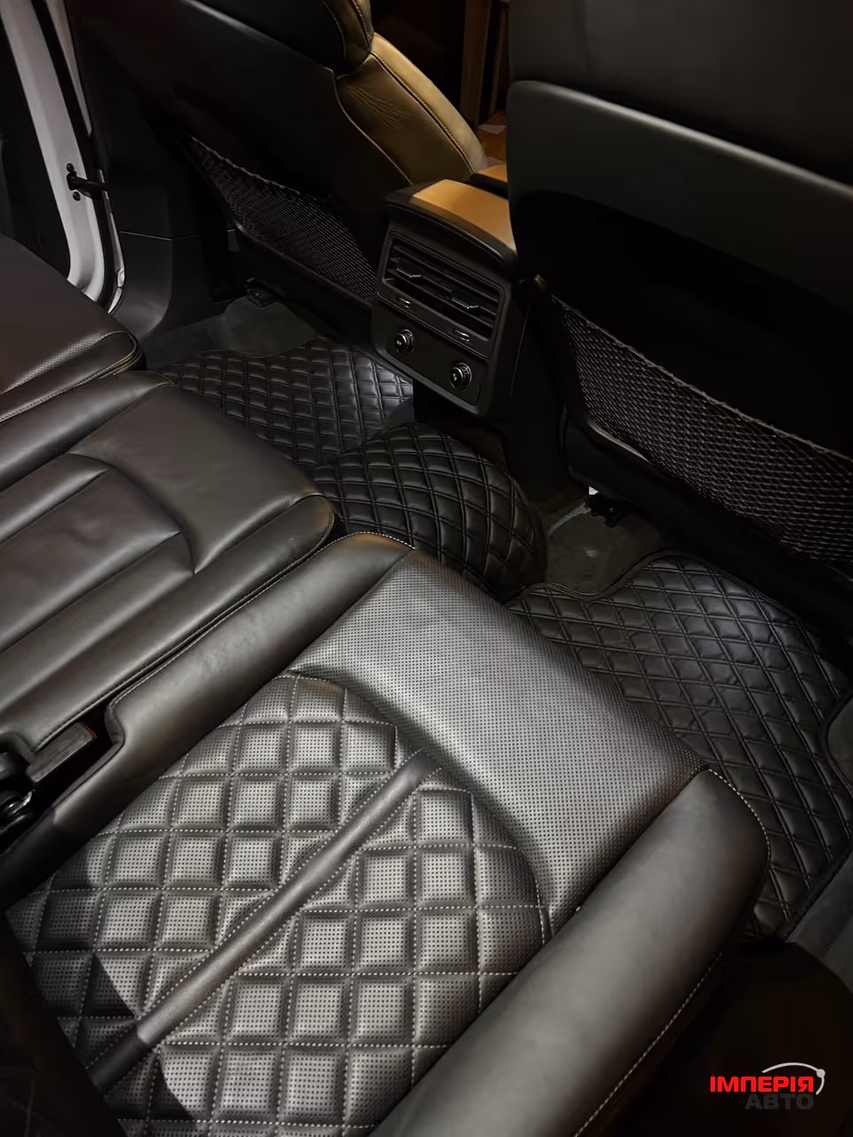 Audi Q7 - фото 18