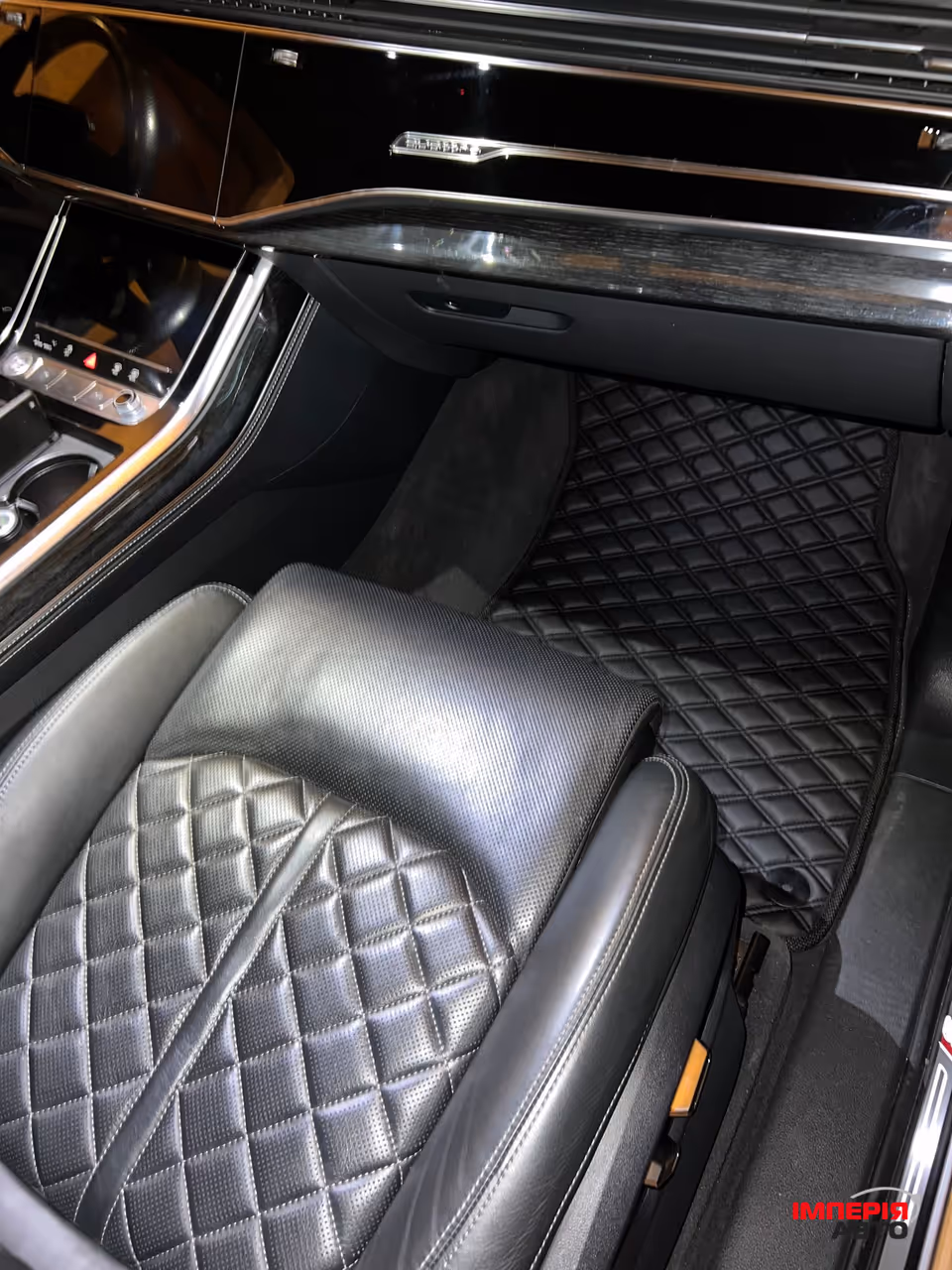 Audi Q7 - фото 17