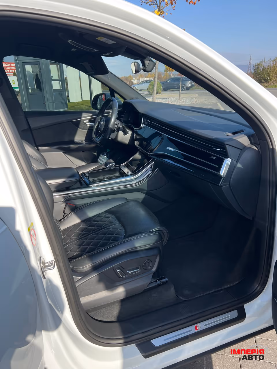 Audi Q7 - фото 32