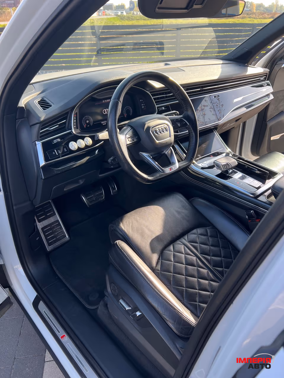 Audi Q7 - фото 23