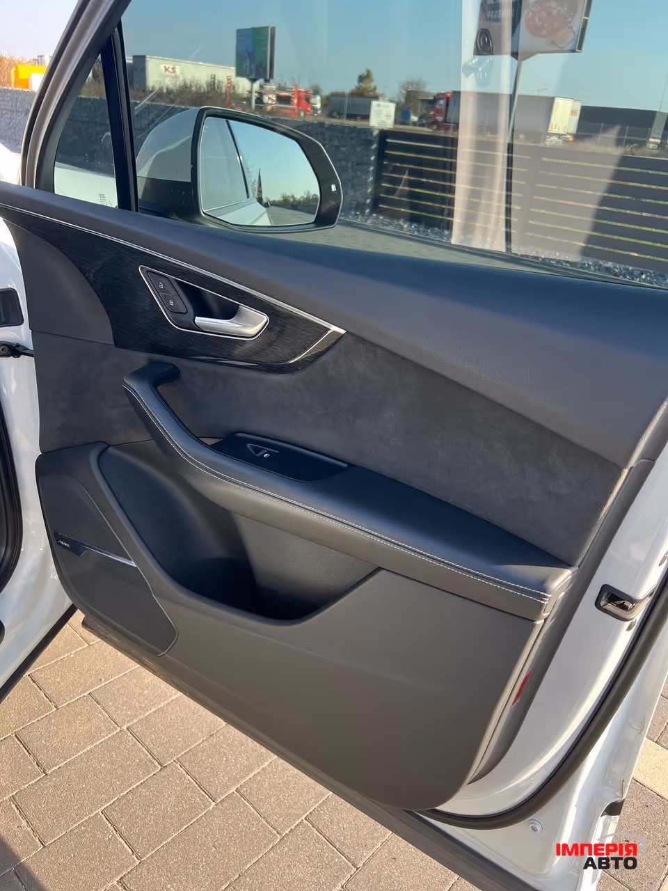 Audi Q7 - фото 31