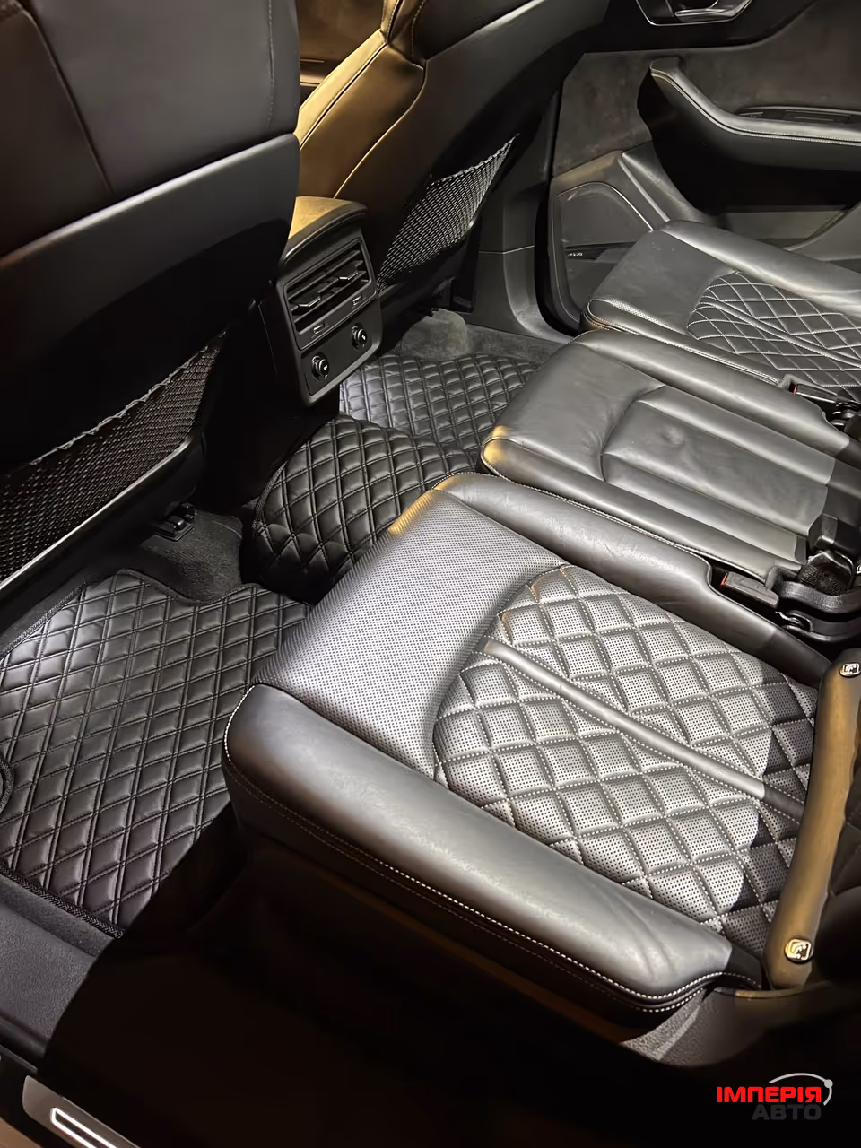 Audi Q7 - фото 19
