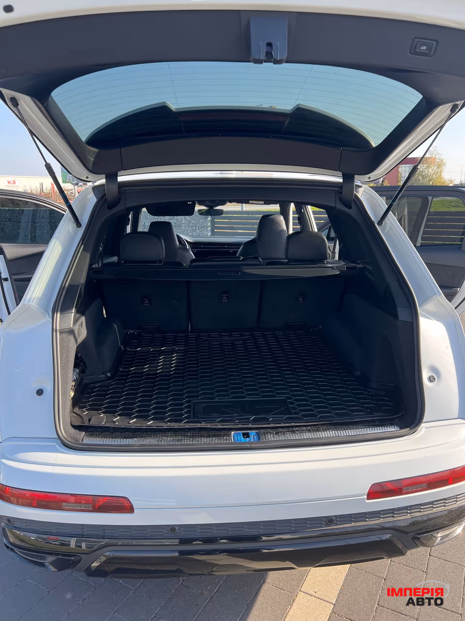 Audi Q7 - фото 22