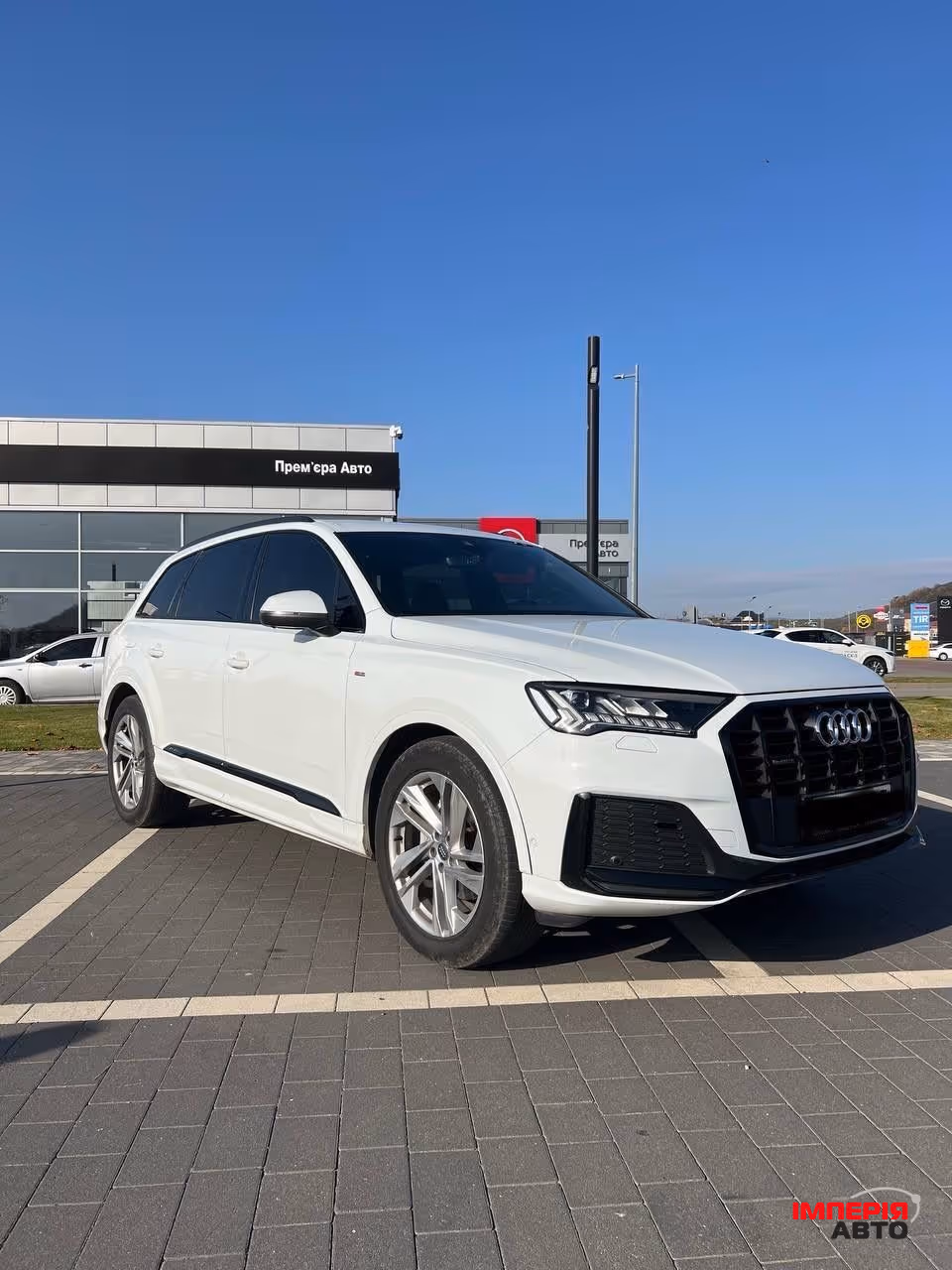 Audi Q7 - фото 11
