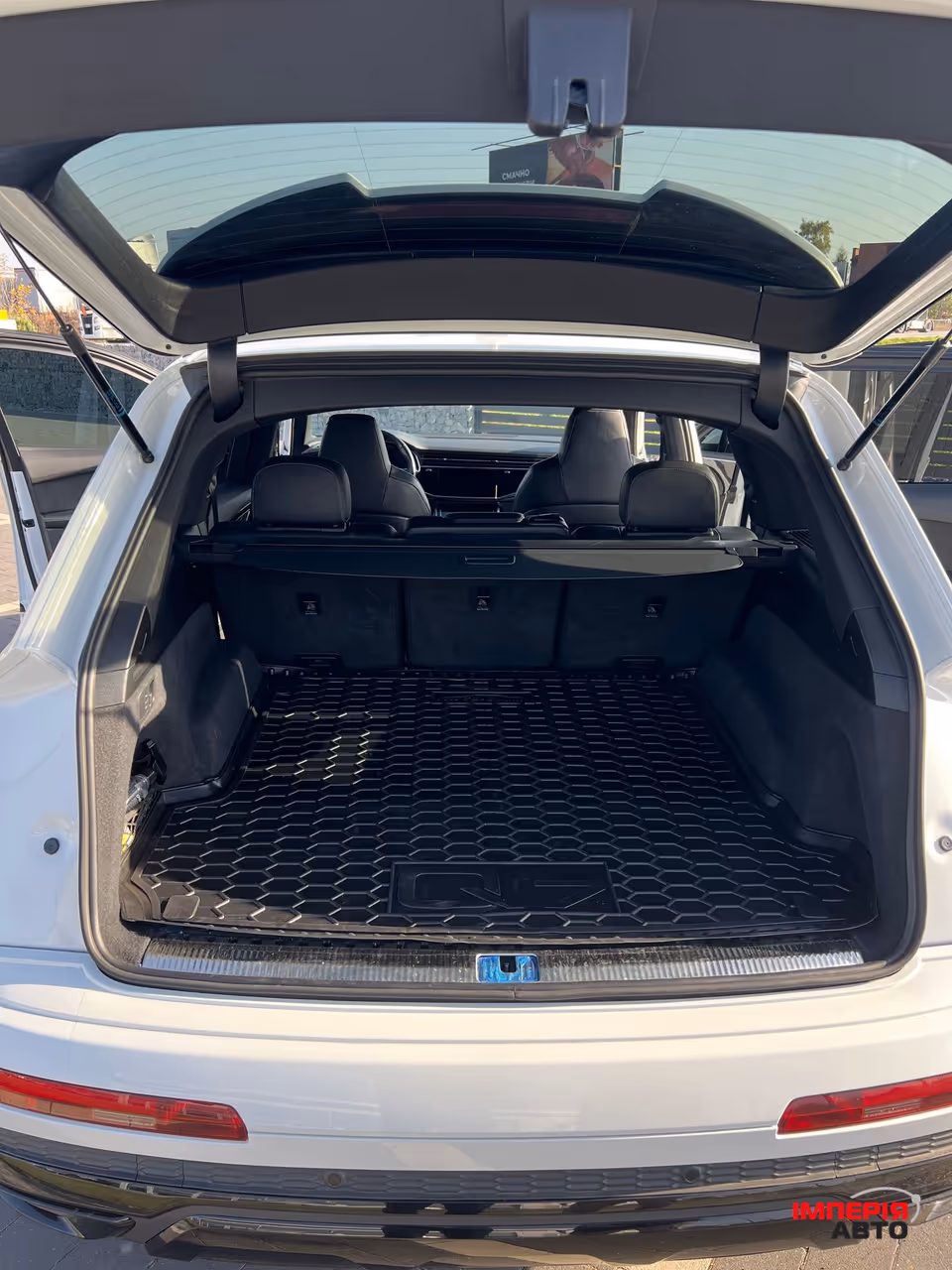 Audi Q7 - фото 21