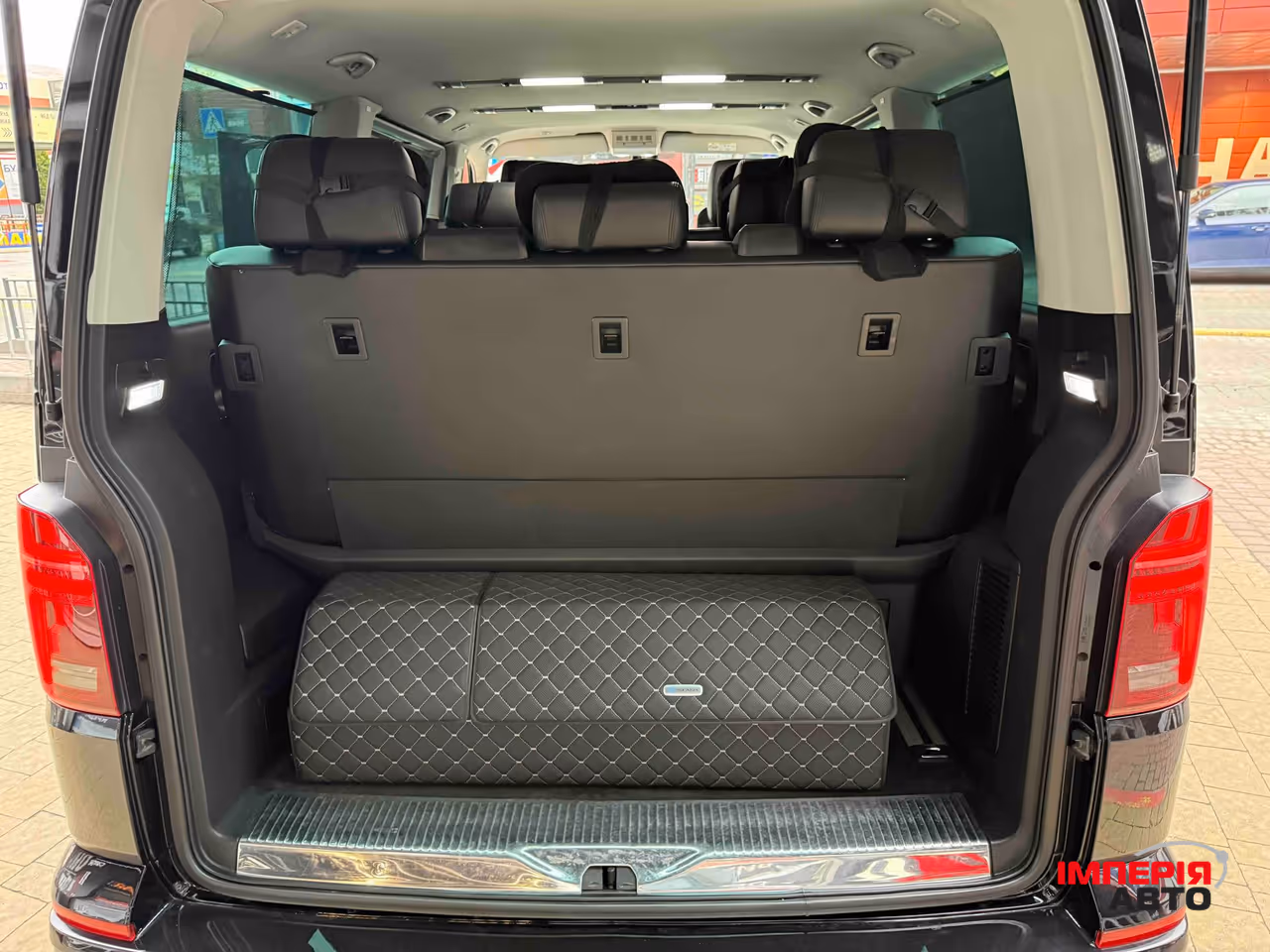 Volkswagen Multivan - фото 47