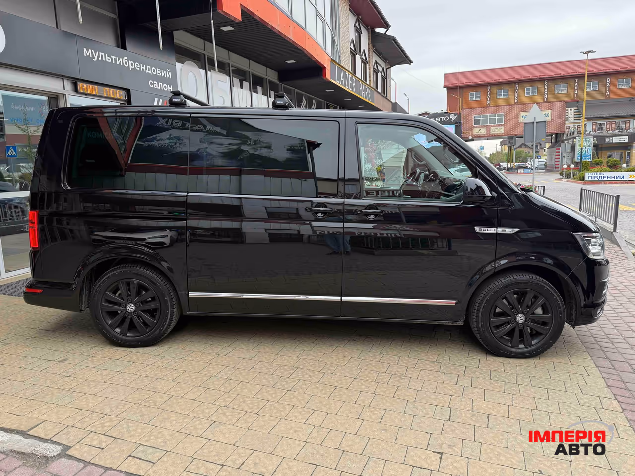 Volkswagen Multivan - фото 7