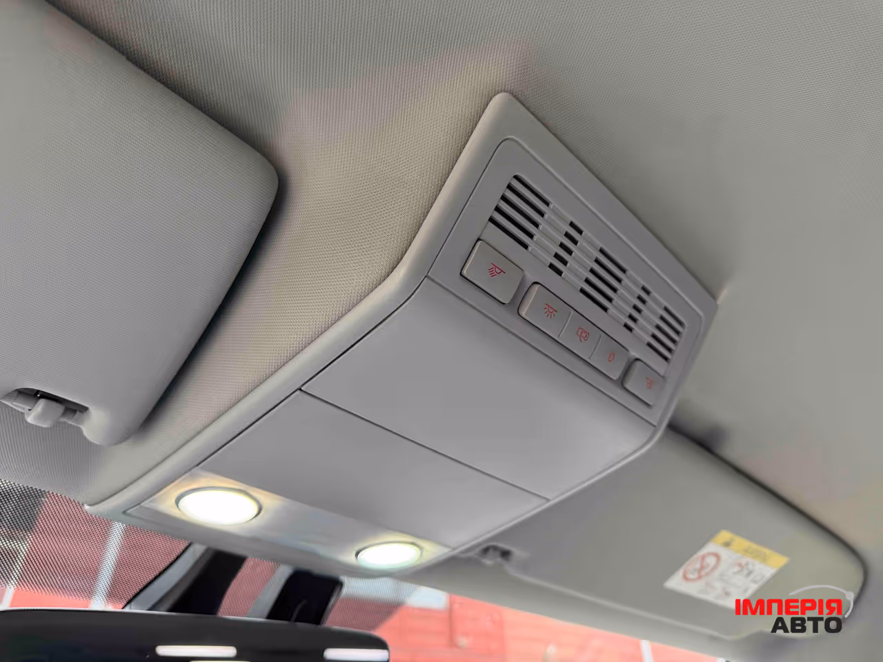 Volkswagen Multivan - фото 37